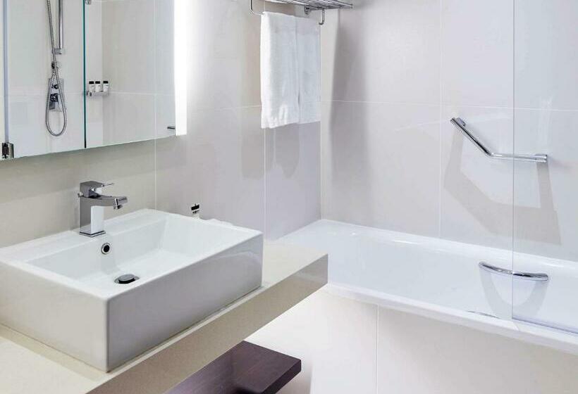 Номер Executive, Pullman Dubai Creek City Centre