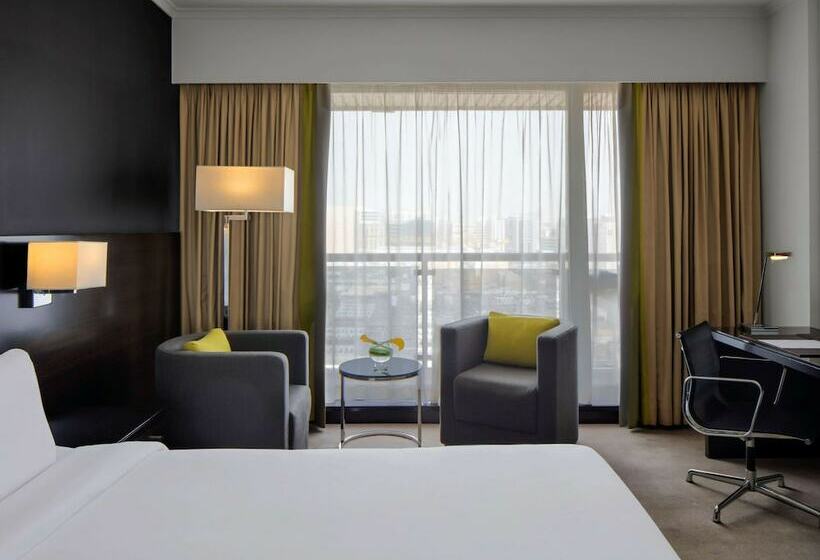 家庭间, Pullman Dubai Creek City Centre