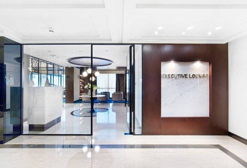 Номер Executive, Pullman Dubai Creek City Centre