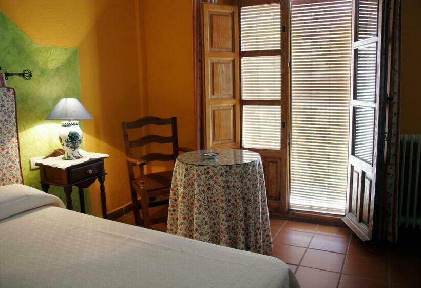 スタンダードトリプルルーム, De Mecina Fondales