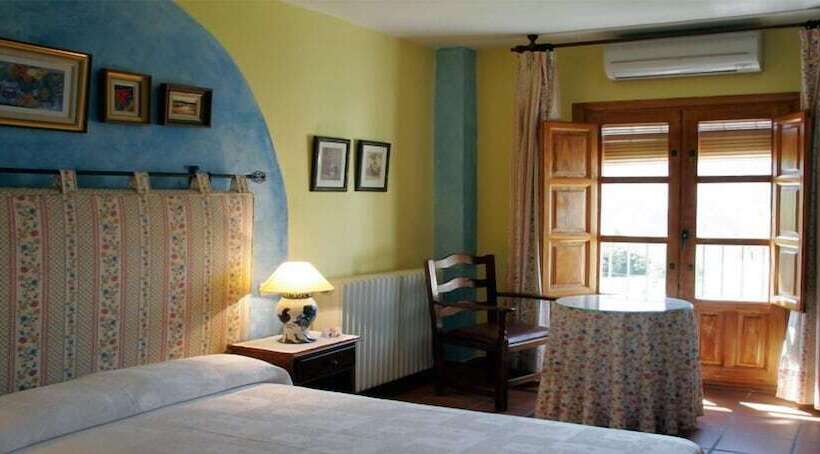 スタンダードルーム, De Mecina Fondales