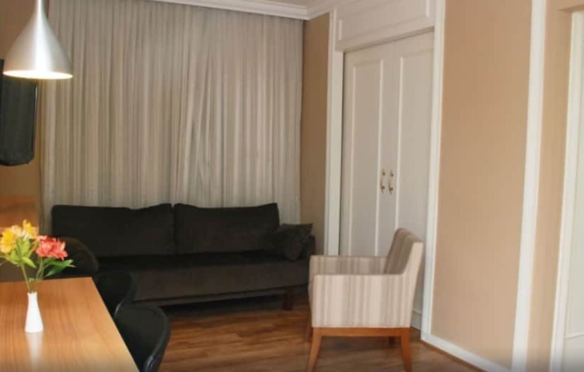 اتاق لوکس, Intercity The Universe Paulista