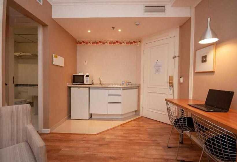 اتاق لوکس, Intercity The Universe Paulista