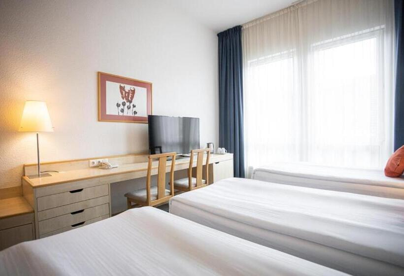 Номер Стандарт Трехместный, Novotel Budapest Centrum