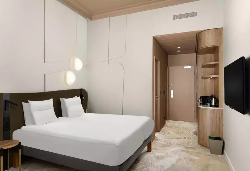 Deluxe Værelse, Mövenpick Budapest Centre