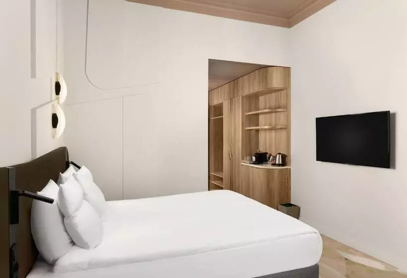 Deluxe Værelse, Mövenpick Budapest Centre