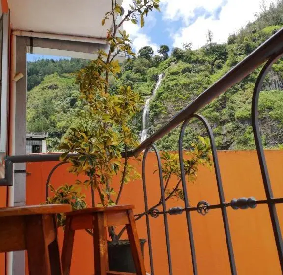 スタンダードトリプルルーム, Hostal Chimenea