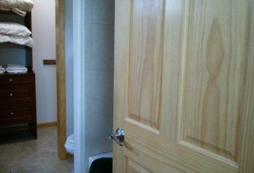 스위트 킹사이즈 침대, Glacier Creek Lodging
