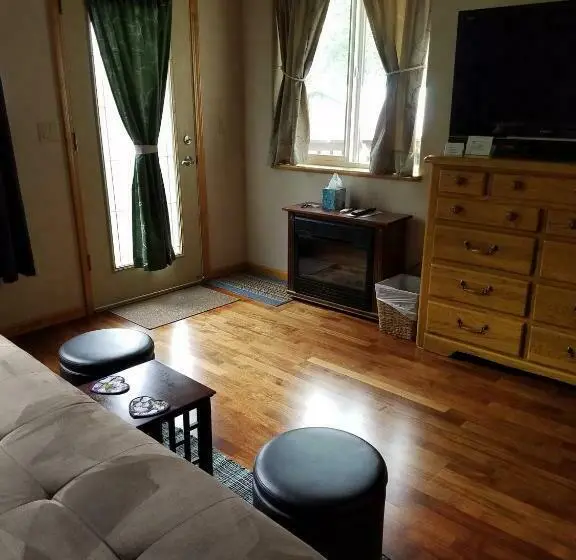 キングサイズベッドのスイートルーム, Glacier Creek Lodging