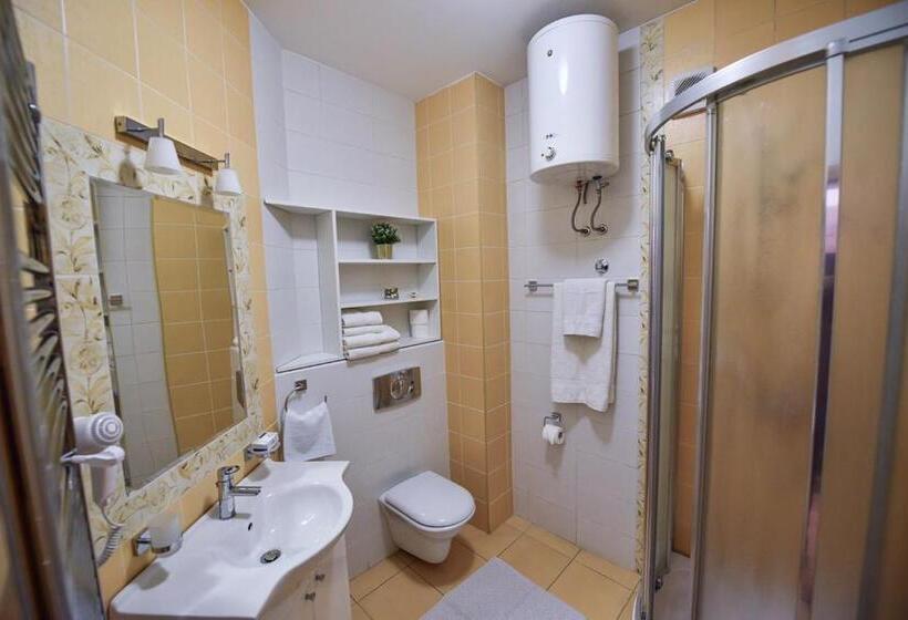 اتاق استاندارد سه نفره, Apartman Natalija Banja Luka