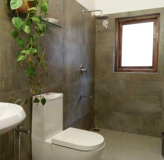 חדר משפחתי, Botanique Goa