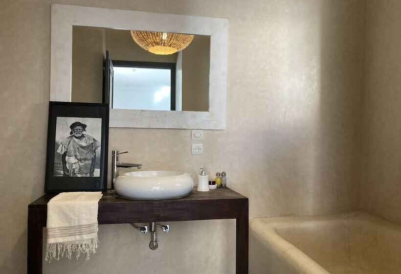 سوییت خانوادگی, Le Patio Du Lac