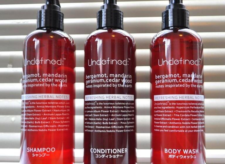 غرفة عائلية, Sima Inn