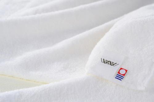 غرفة عائلية, Sima Inn