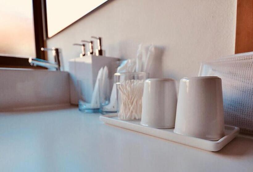 غرفة قياسية, Sima Inn