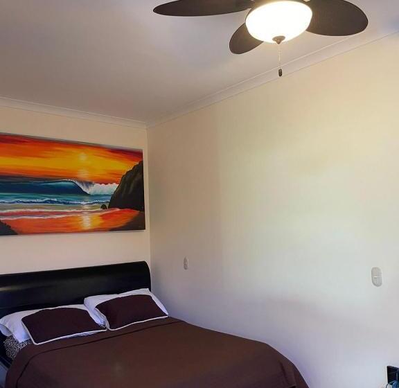 إستوديو قياسى, Surf Inn Hermosa