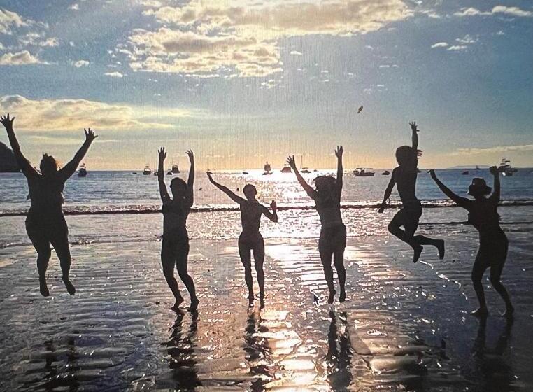 إستوديو قياسى, Surf Inn Hermosa