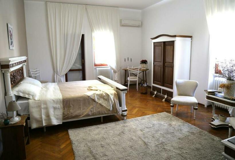 غرفة قياسية, Virò House