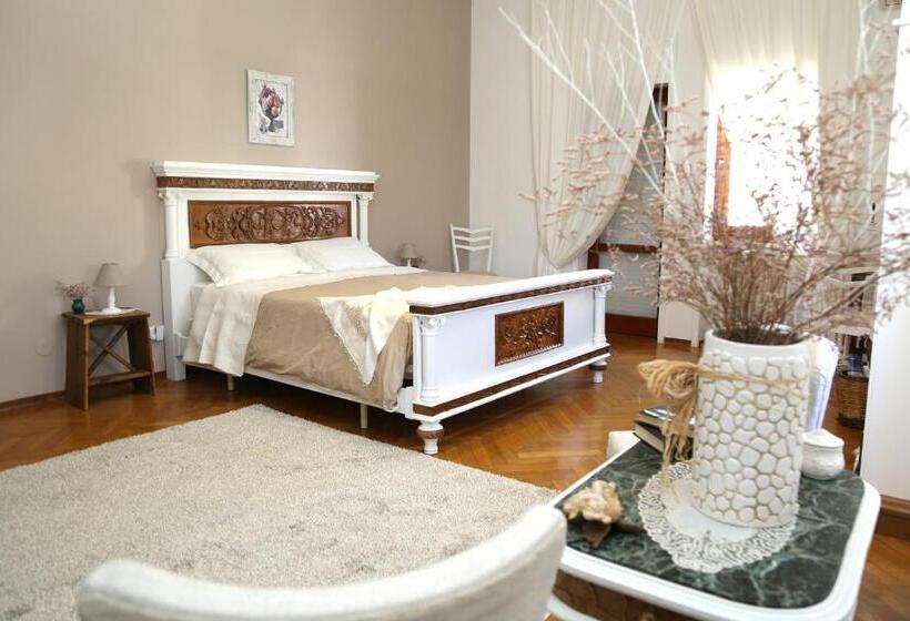 غرفة قياسية, Virò House