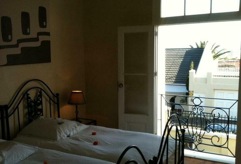 اتاق استاندارد با چشم‌انداز دریا, Cheviot Place Guest House