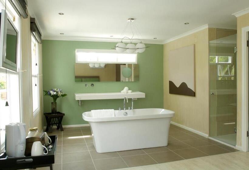 Deluxe Room Mountain View, Cheviot Place Guest House