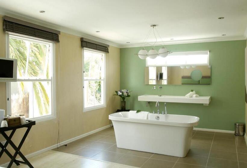 Deluxe Room Mountain View, Cheviot Place Guest House