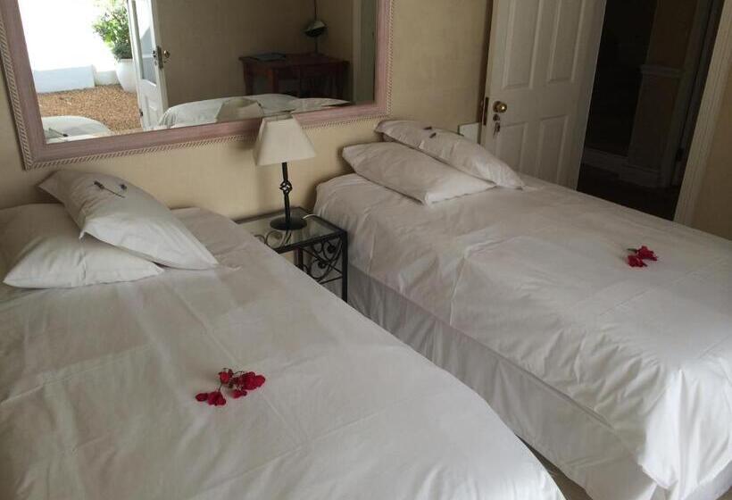اتاق استاندارد با تراس, Cheviot Place Guest House