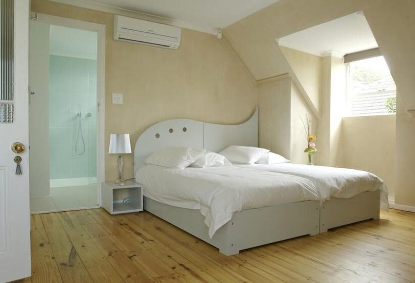 اتاق استاندارد با چشم‌انداز دریا, Cheviot Place Guest House