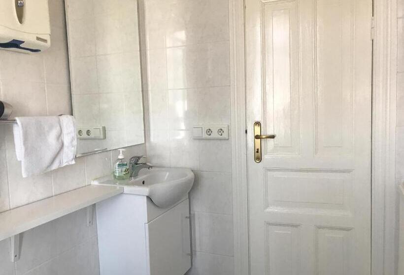 اتاق استاندارد یک تخته با سرویس بهداشتی مشترک, Guesthouse Kiljan