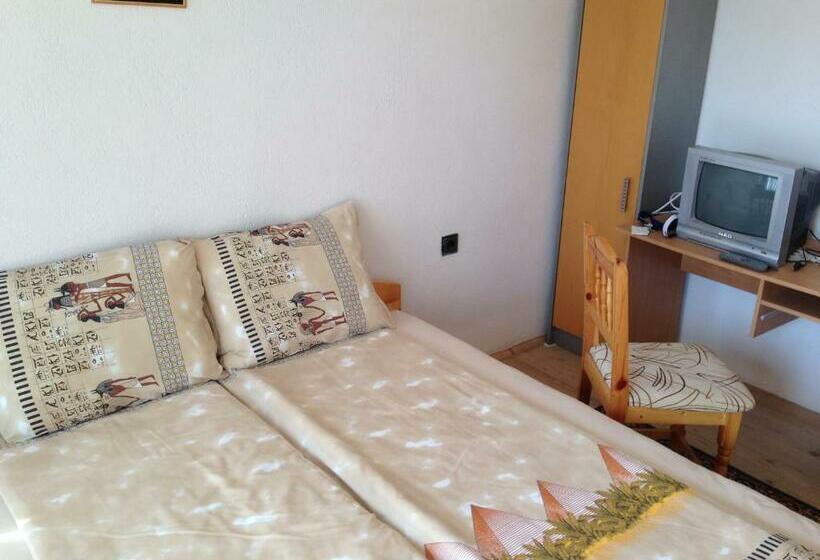 غرفة قياسية حمام مشترك, Katya Guest House