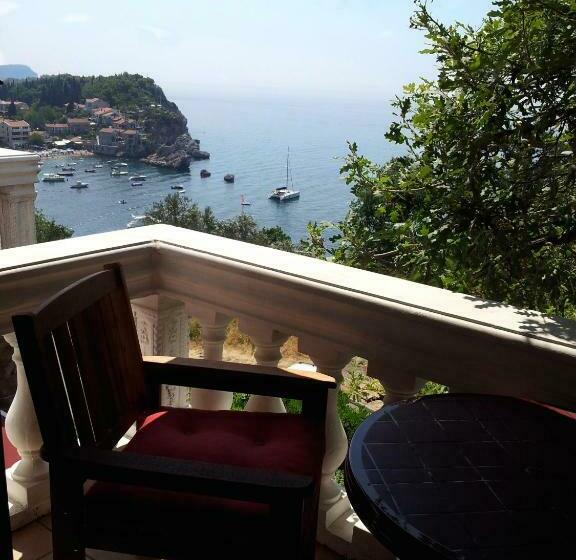 اتاق راحتی با چشم‌انداز دریا, Villa Sara Guesthouse