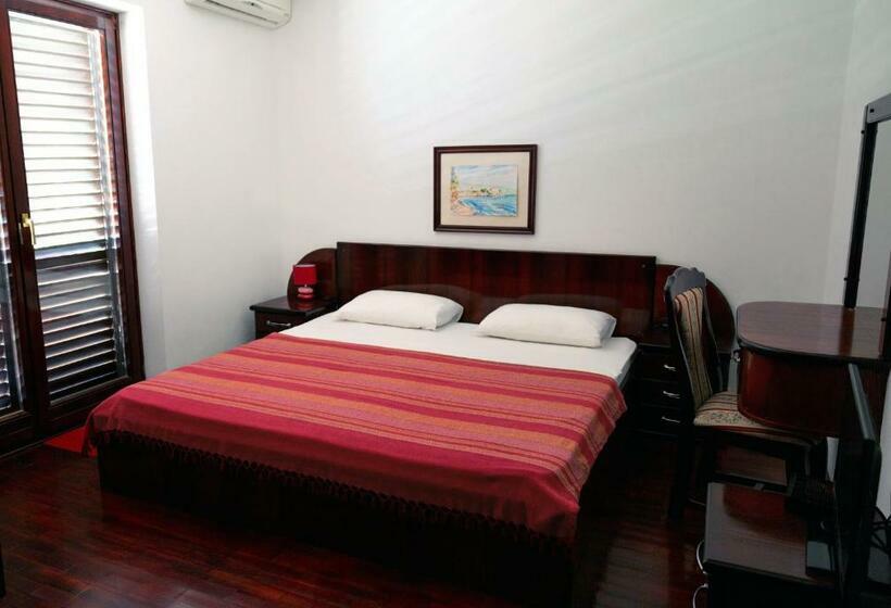 اتاق راحتی با چشم‌انداز دریا, Villa Sara Guesthouse