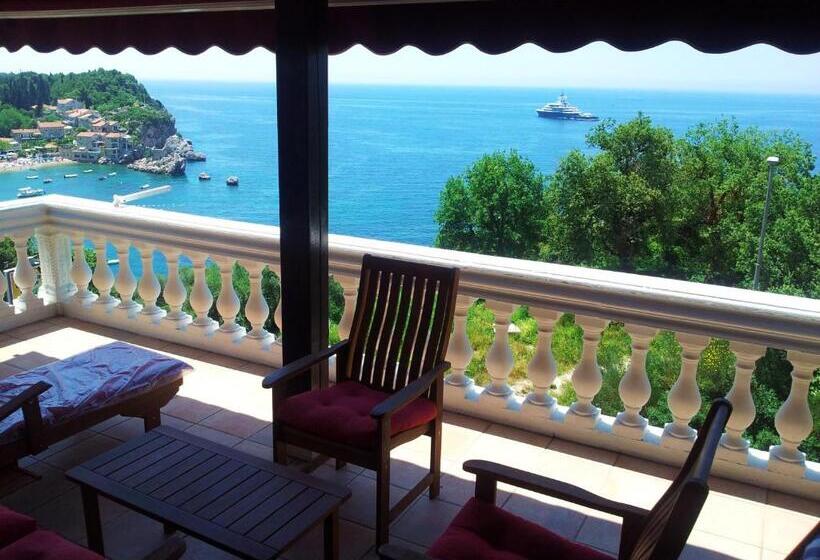 اتاق راحتی سه تخته, Villa Sara Guesthouse