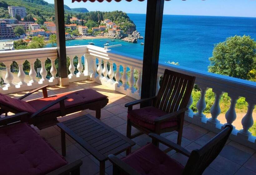 اتاق راحتی سه تخته, Villa Sara Guesthouse