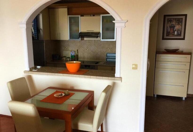 آپارتمان 1 خوابه با چشم‌انداز دریا, Villa Sara Guesthouse