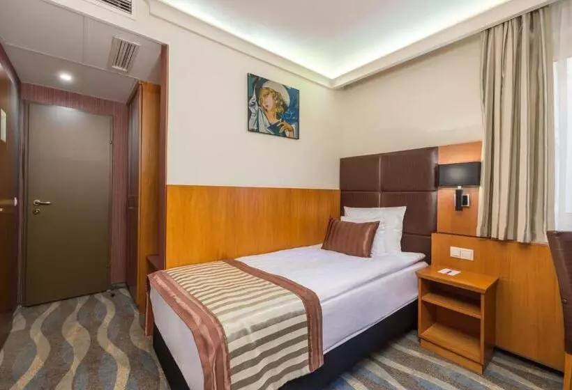 اتاق اکونومی یک تخته, Carlton Hotel Buda Castle