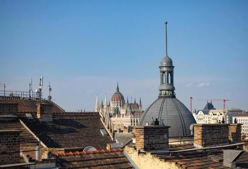 اتاق استاندارد پلاس با چشم‌اندازها, Carlton Hotel Buda Castle