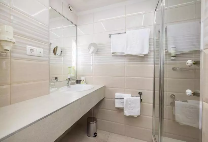 اتاق لوکس با بالکن, Carlton Hotel Buda Castle