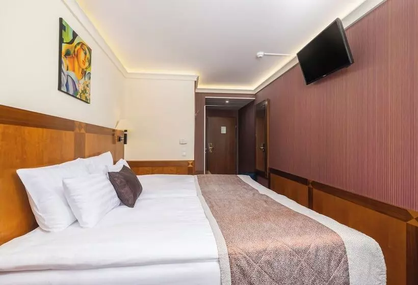 اتاق استاندارد, Carlton Hotel Buda Castle