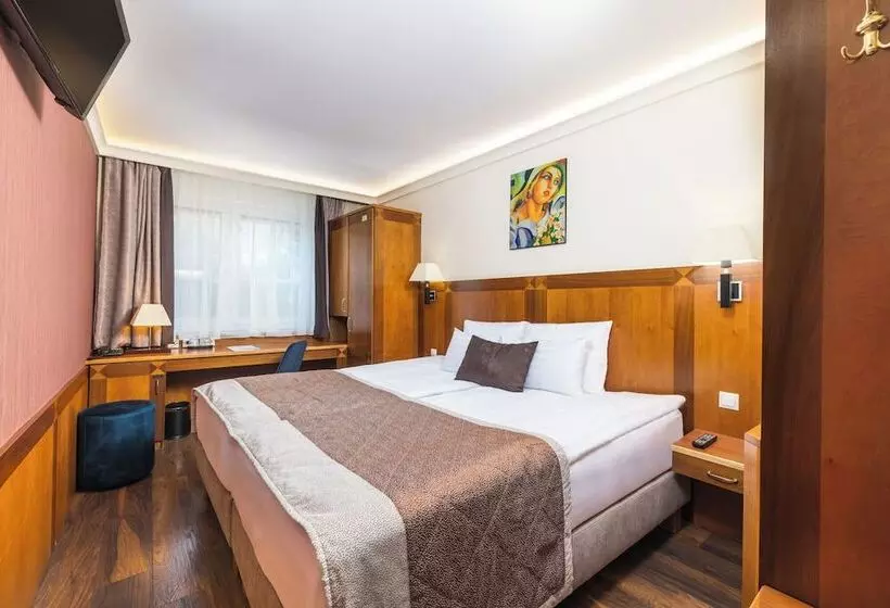 اتاق استاندارد, Carlton Hotel Buda Castle