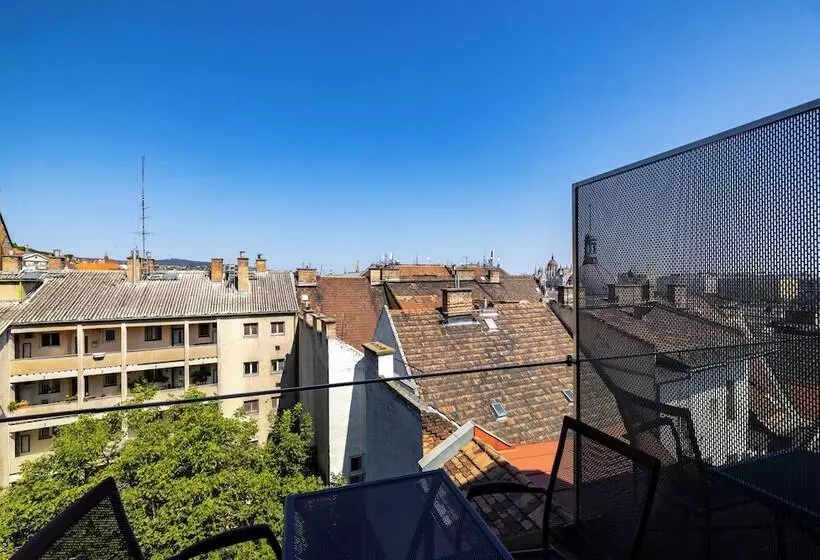 اتاق استاندارد با بالکن, Carlton Hotel Buda Castle