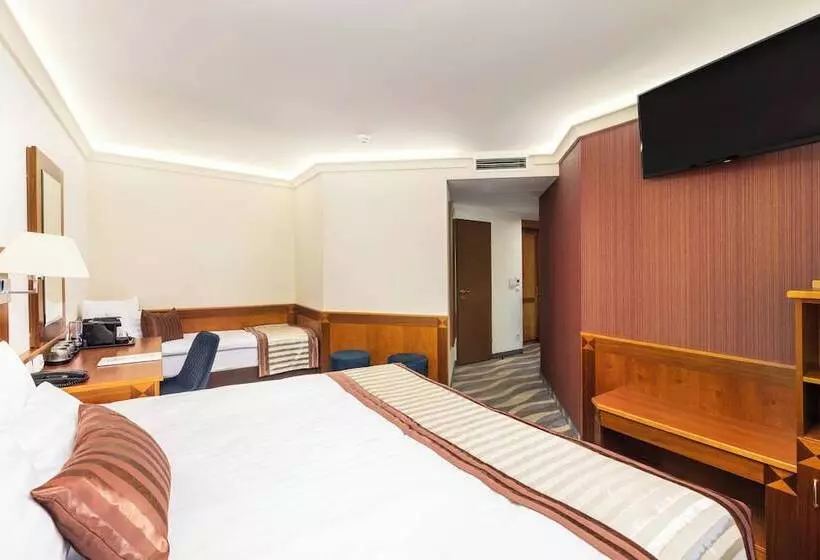اتاق خانوادگی, Carlton Hotel Buda Castle