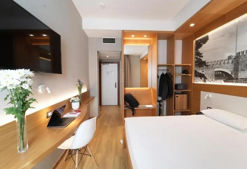 اتاق سوپریور با تخت بزرگ, Cavallo Hotel Verona Est