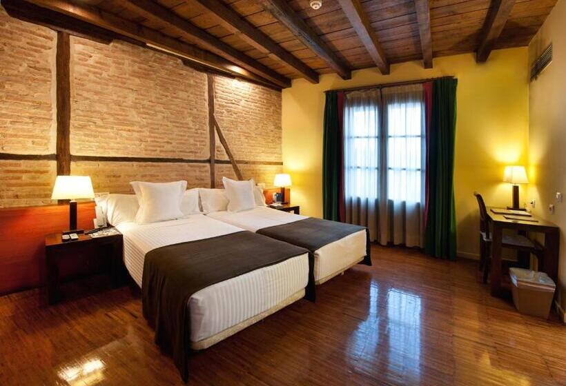 标准间, Abad Toledo