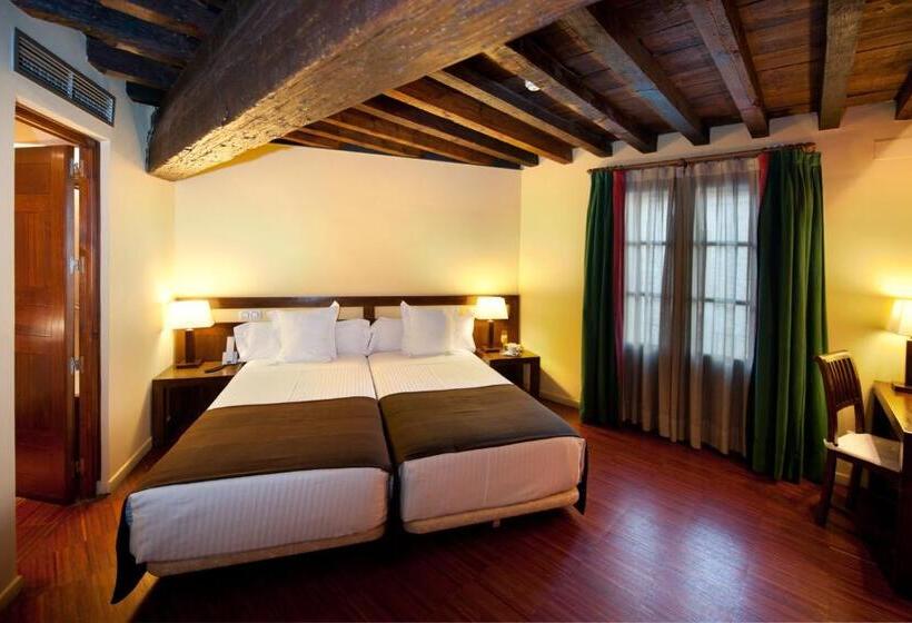 标准间, Abad Toledo