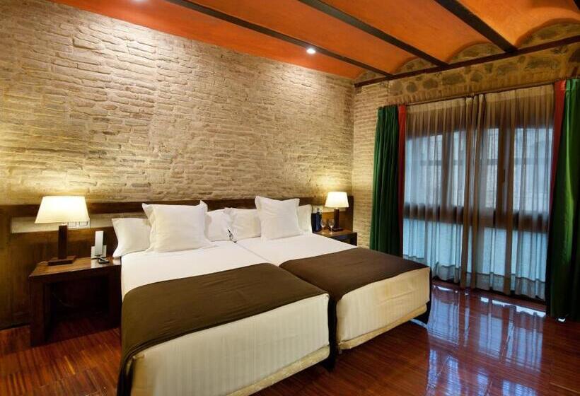 标准间, Abad Toledo