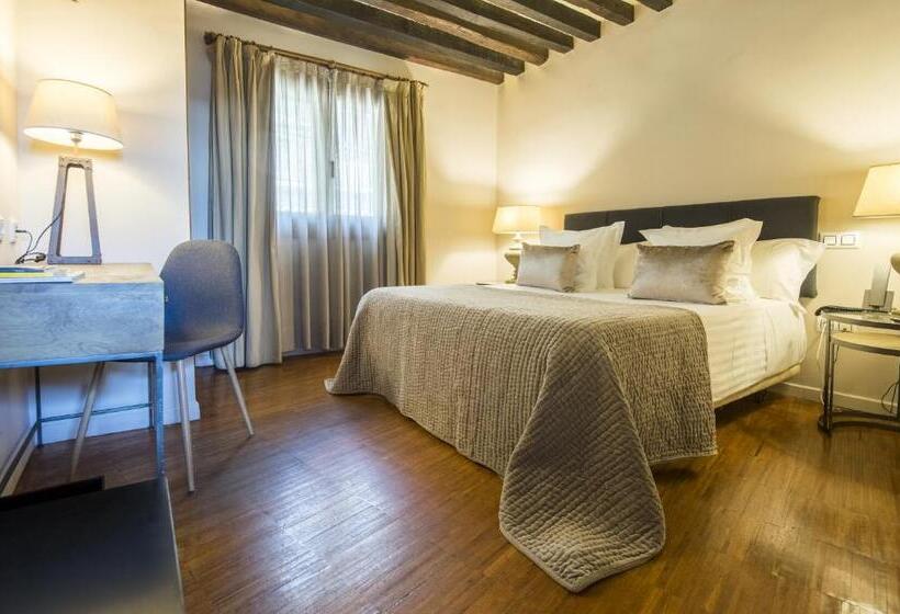 标准单人间, Abad Toledo