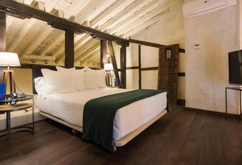 标准间, Abad Toledo