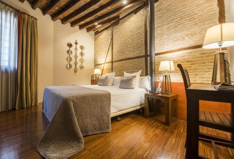 标准间, Abad Toledo