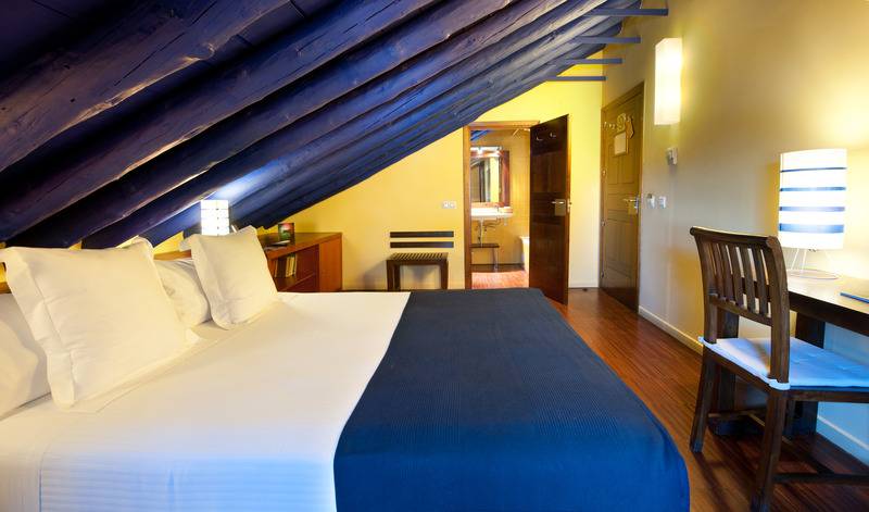 标准间, Abad Toledo